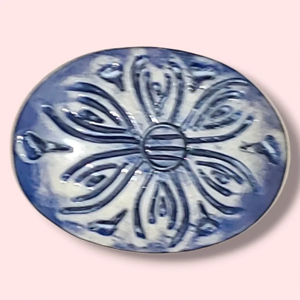 Vintage Carved Blue & White Flower Design Brooch Pin